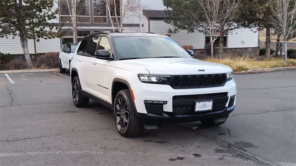 Thumbnail: 2025 Jeep Grand Cherokee - 3