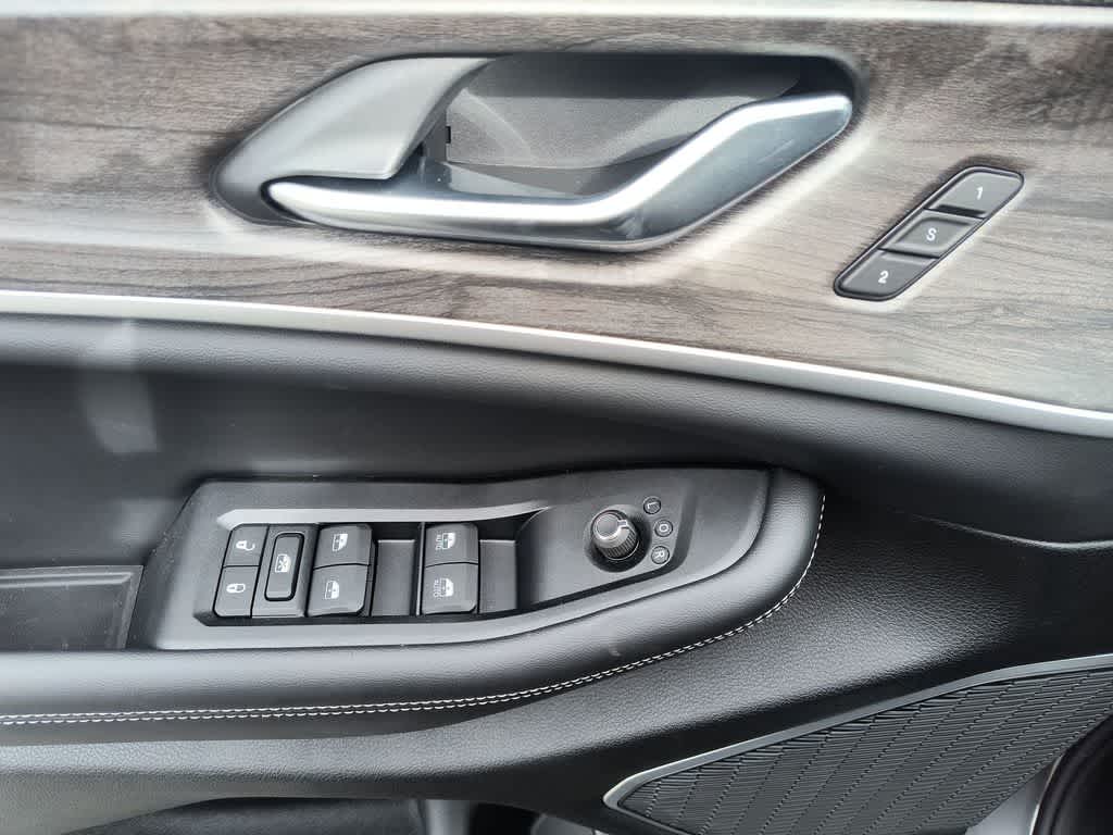 Thumbnail: 2026 Jeep Grand Cherokee - 13