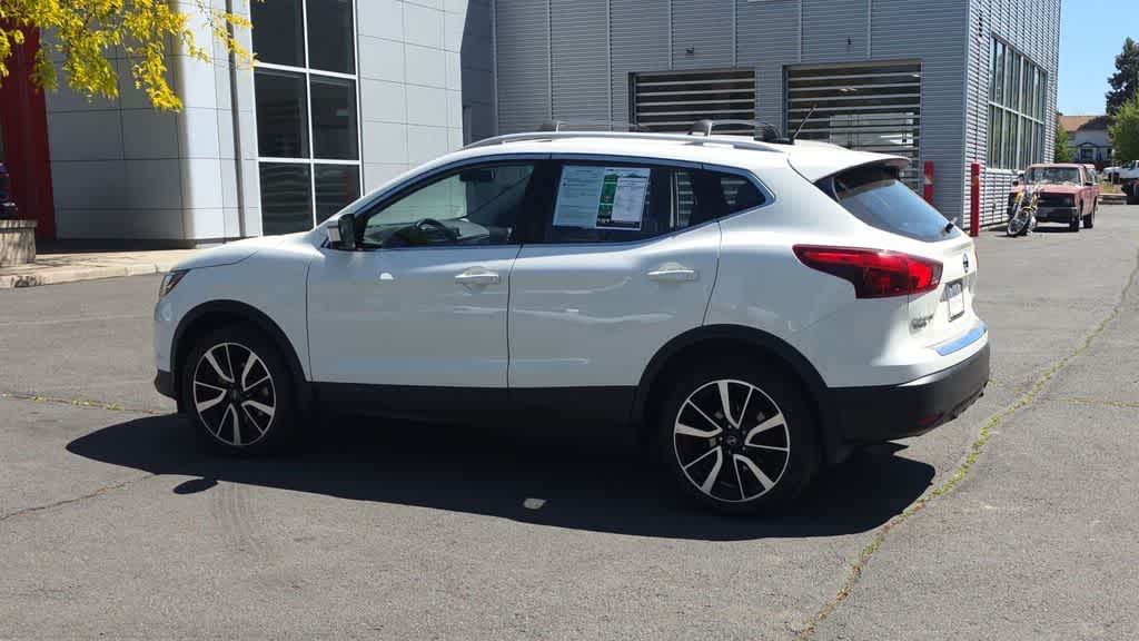 Thumbnail: 2017 Nissan Rogue Sport - 6