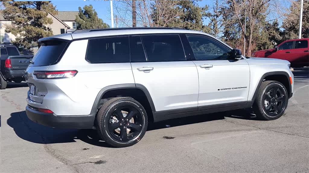 Thumbnail: 2025 Jeep Grand Cherokee L - 9