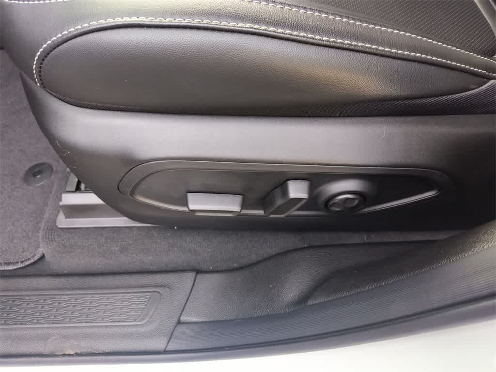 Thumbnail: 2025 Jeep Grand Cherokee L - 12