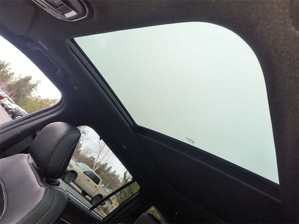 Thumbnail: 2025 Jeep Grand Cherokee - 22