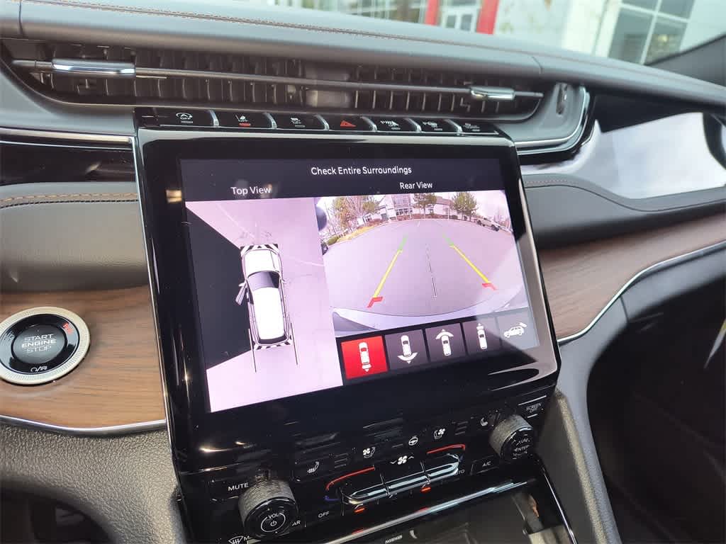 Thumbnail: 2025 Jeep Grand Cherokee L - 17