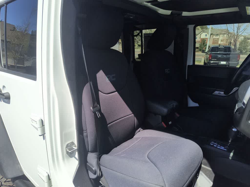 Thumbnail: 2015 Jeep Wrangler - 22