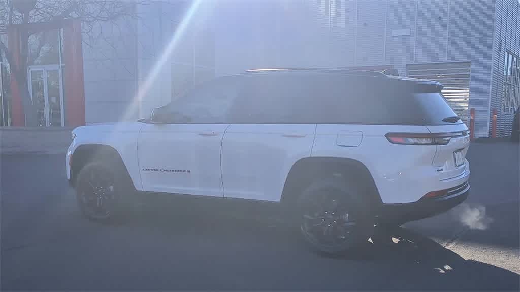 Thumbnail: 2025 Jeep Grand Cherokee - 6