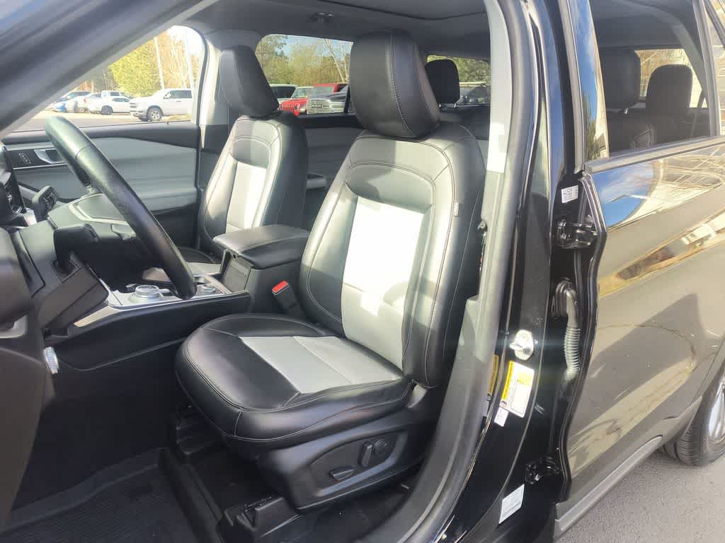 Thumbnail: 2022 Ford Explorer - 11