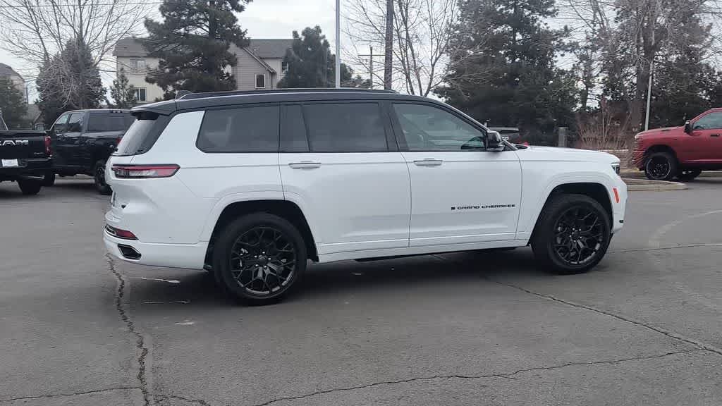 Thumbnail: 2025 Jeep Grand Cherokee L - 9