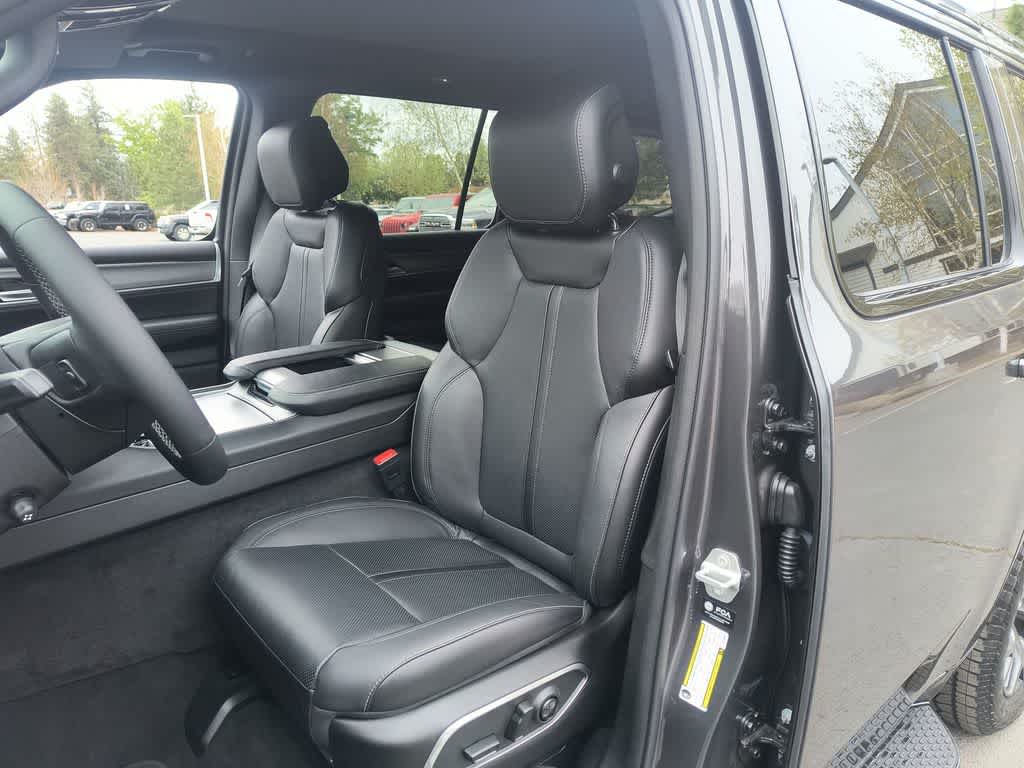 Thumbnail: 2026 Jeep Grand Wagoneer - 11