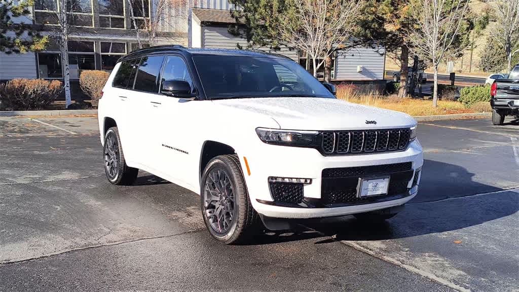 Thumbnail: 2025 Jeep Grand Cherokee - 3