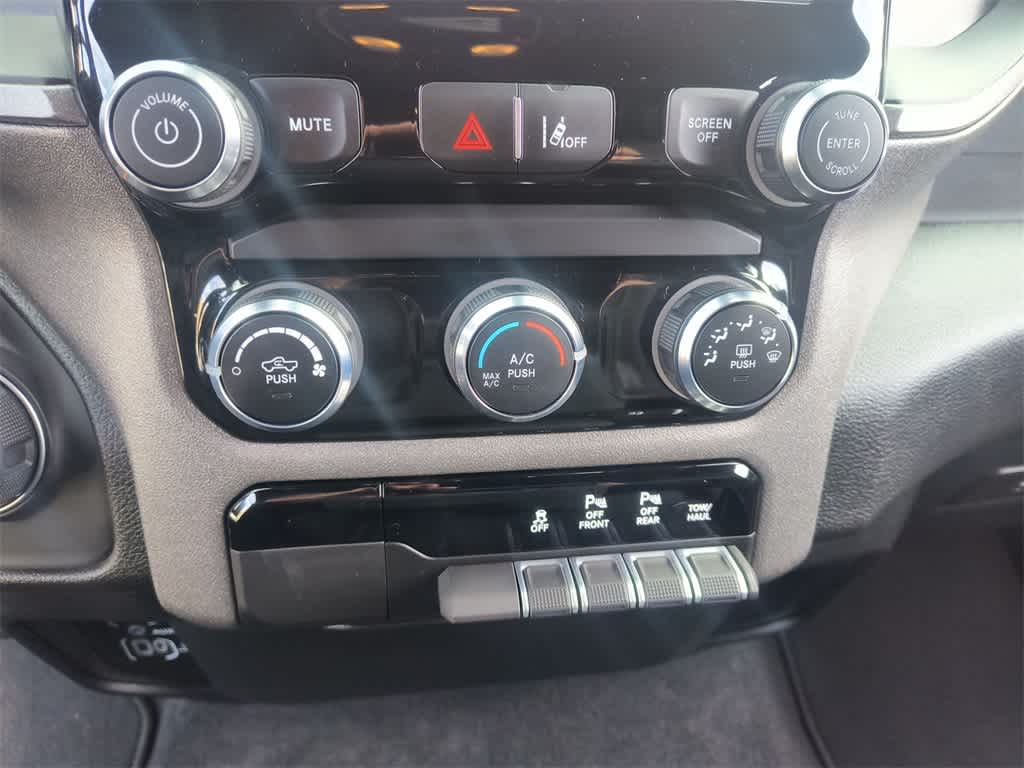 Thumbnail: 2025 RAM 1500 - 18