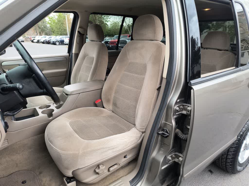 Thumbnail: 2004 Ford Explorer - 11