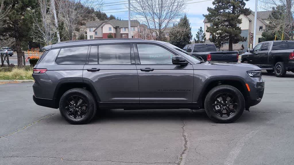 Thumbnail: 2024 Jeep Grand Cherokee L - 2