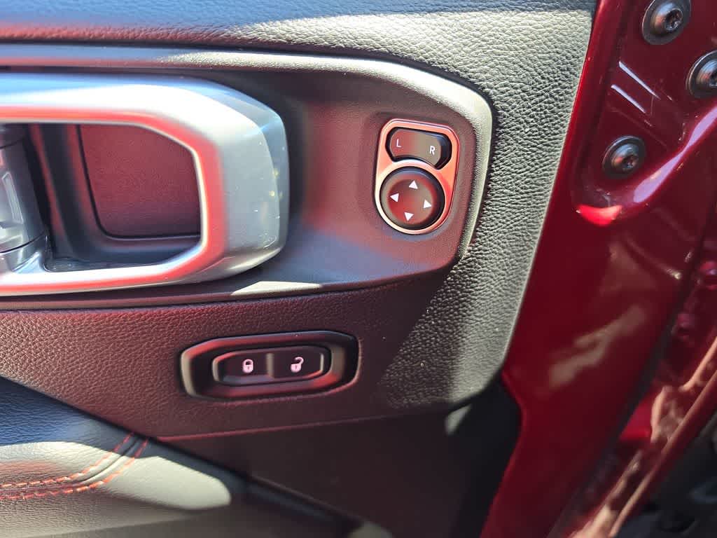 Thumbnail: 2021 Jeep Gladiator - 12
