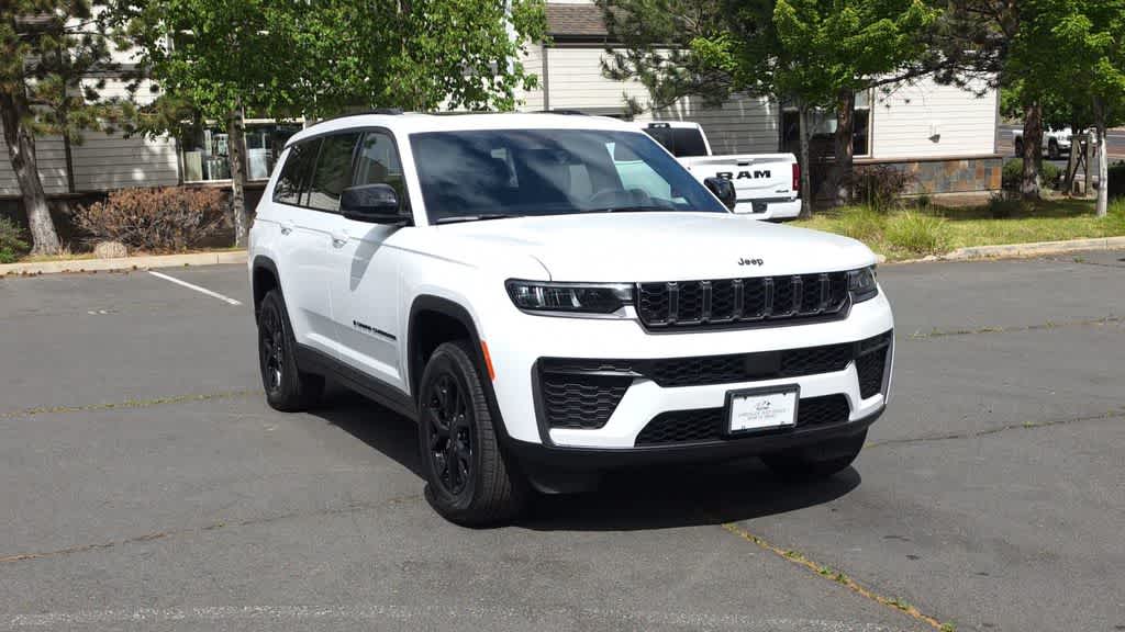Thumbnail: 2026 Jeep Grand Cherokee L - 3