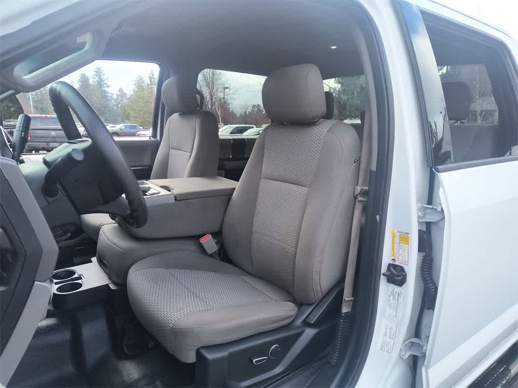 Thumbnail: 2017 Ford Econoline - 11