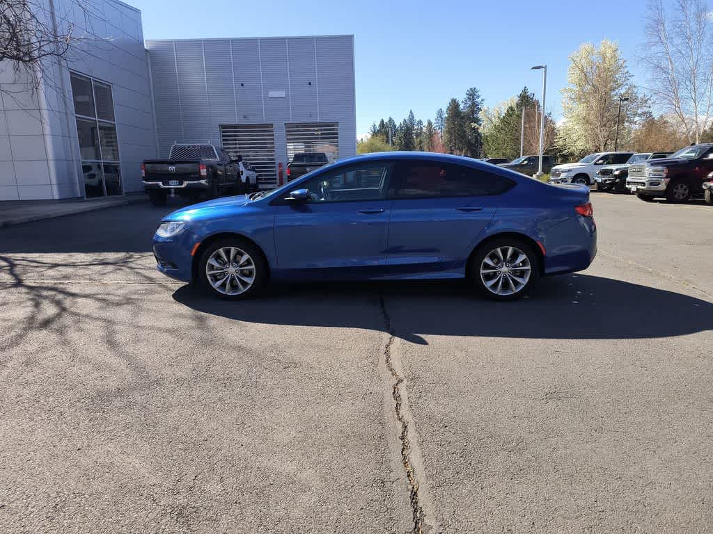 Thumbnail: 2015 Chrysler 200 - 2