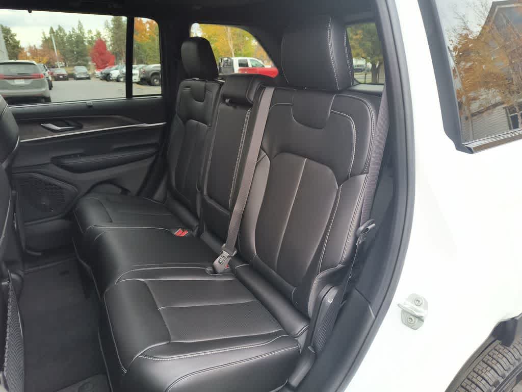 Thumbnail: 2025 Jeep Grand Cherokee - 23