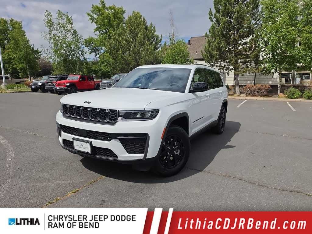 2026 Jeep Grand Cherokee L Laredo Altitude 4x4's photo