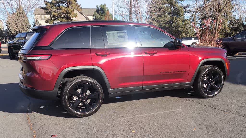 Thumbnail: 2025 Jeep Grand Cherokee - 9