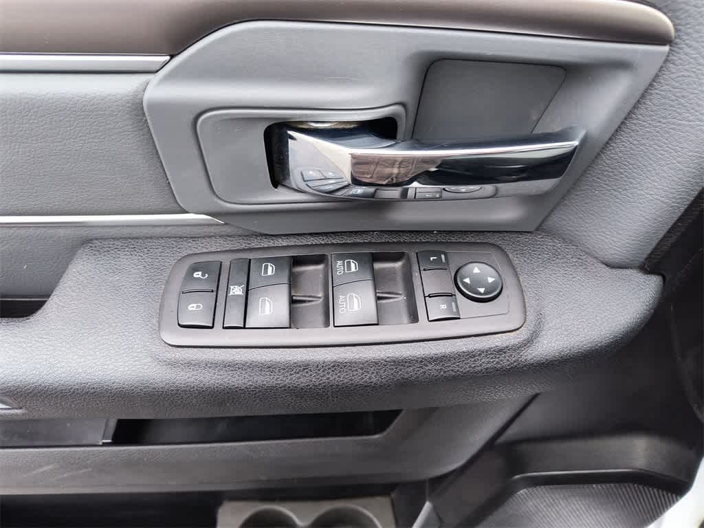 Thumbnail: 2023 RAM 1500 Classic - 13