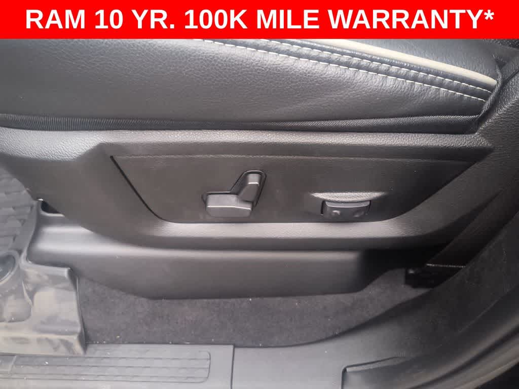 2026 RAM 3500 Laramie - Photo 12