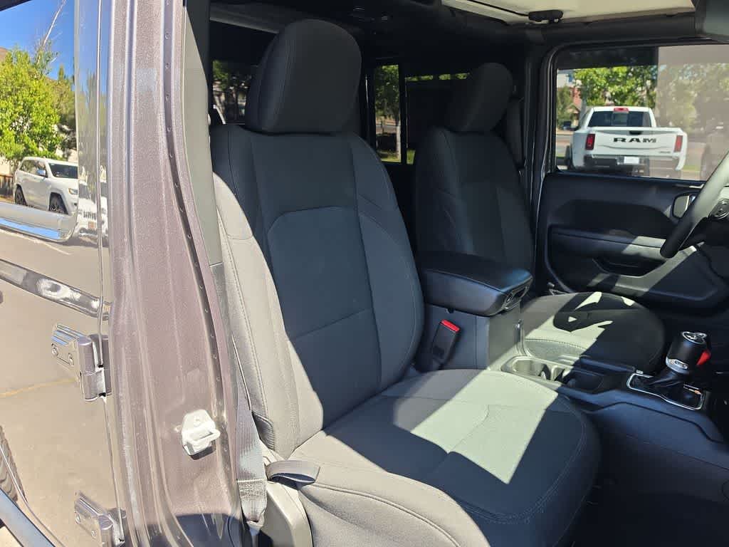 Thumbnail: 2023 Jeep Gladiator - 23