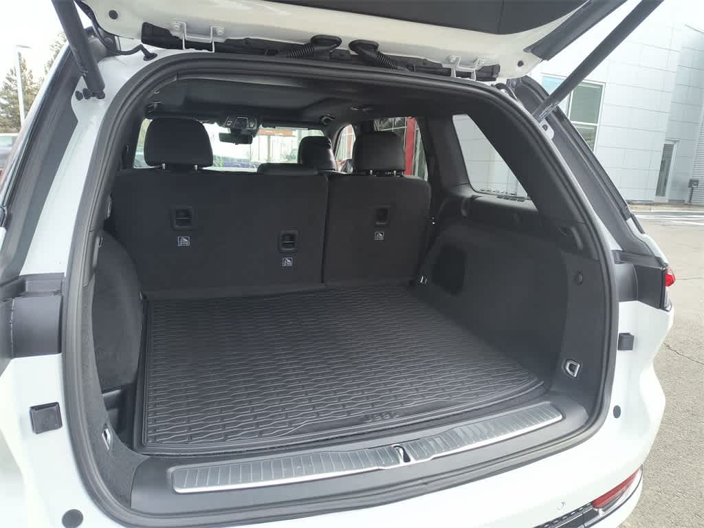 Thumbnail: 2025 Jeep Grand Cherokee - 24