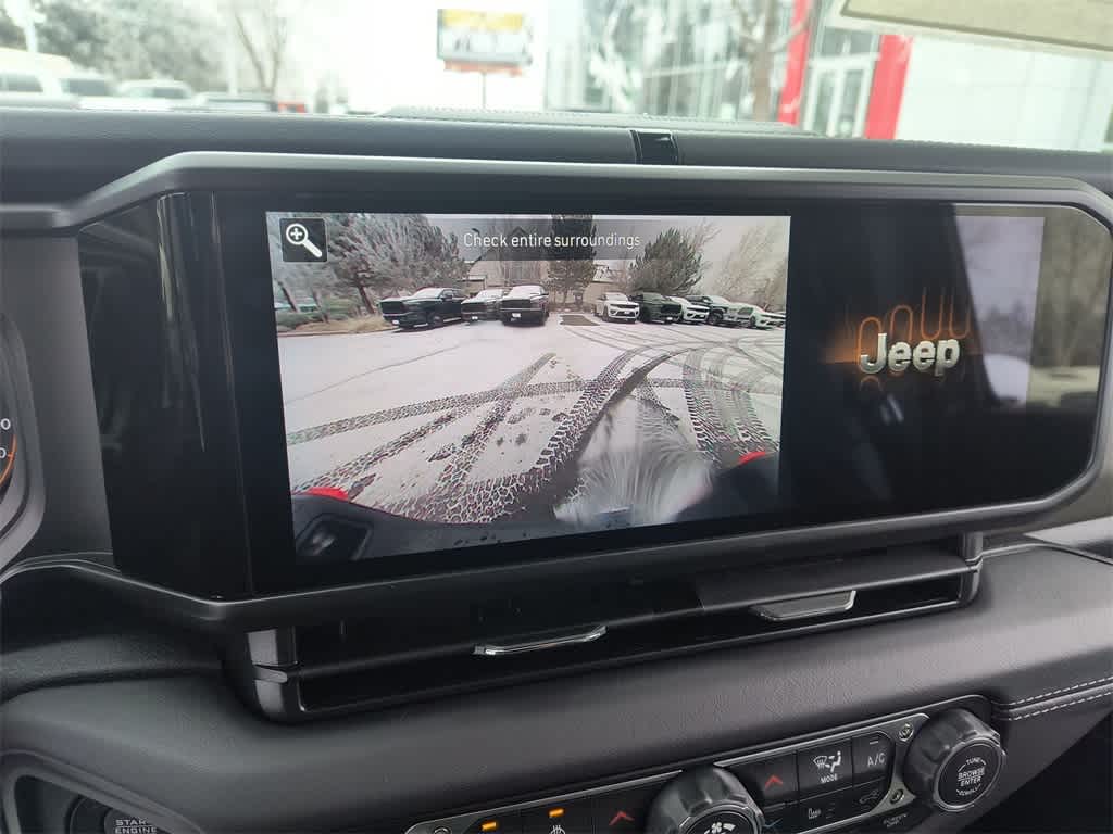 Thumbnail: 2026 Jeep Gladiator - 17