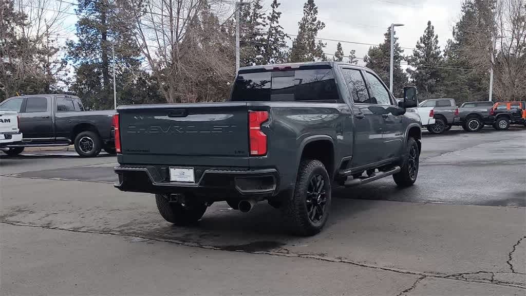 Thumbnail: 2025 Chevrolet Silverado 3500 - 8