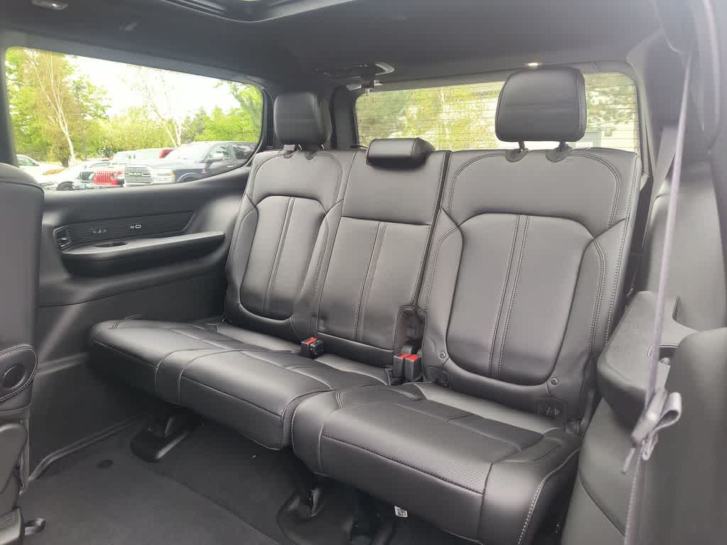 Thumbnail: 2026 Jeep Grand Wagoneer - 24