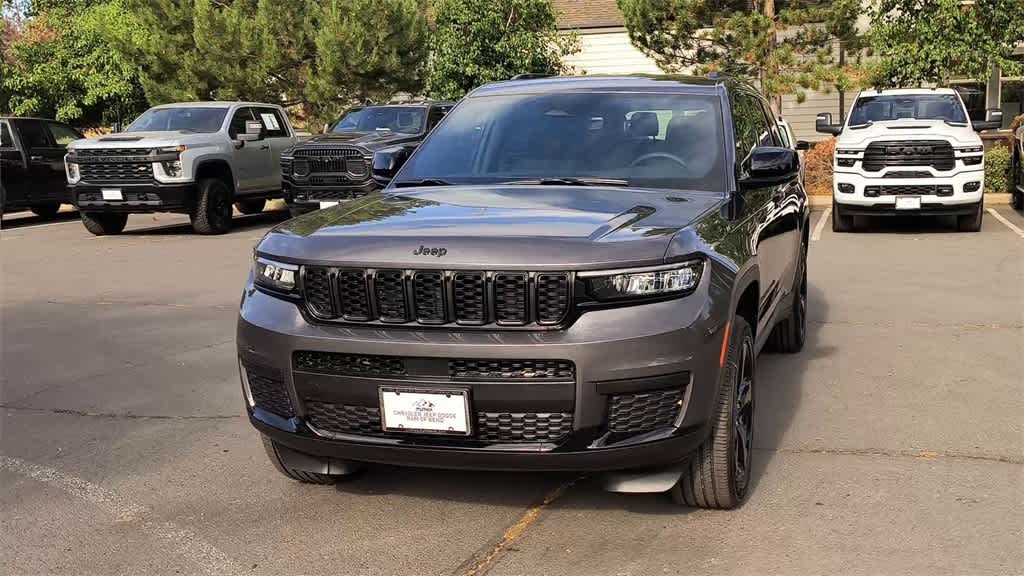 Thumbnail: 2025 Jeep Grand Cherokee L - 4