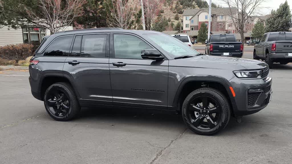 Thumbnail: 2026 Jeep Grand Cherokee - 2