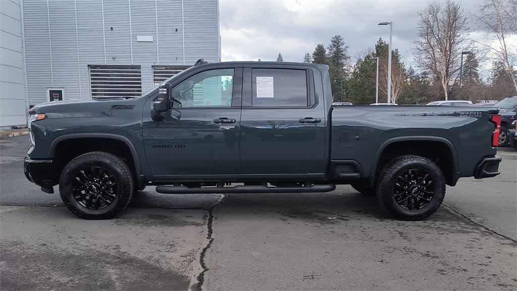 Thumbnail: 2025 Chevrolet Silverado 3500 - 5