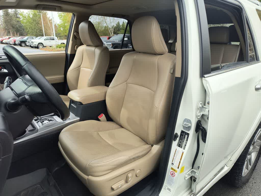 Thumbnail: 2016 Toyota 4Runner - 11