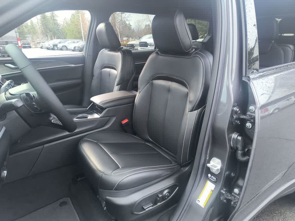 Thumbnail: 2025 Jeep Grand Cherokee L - 11