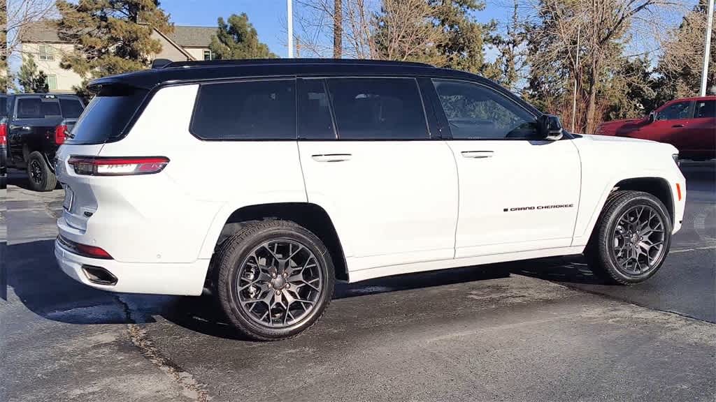 Thumbnail: 2025 Jeep Grand Cherokee - 9