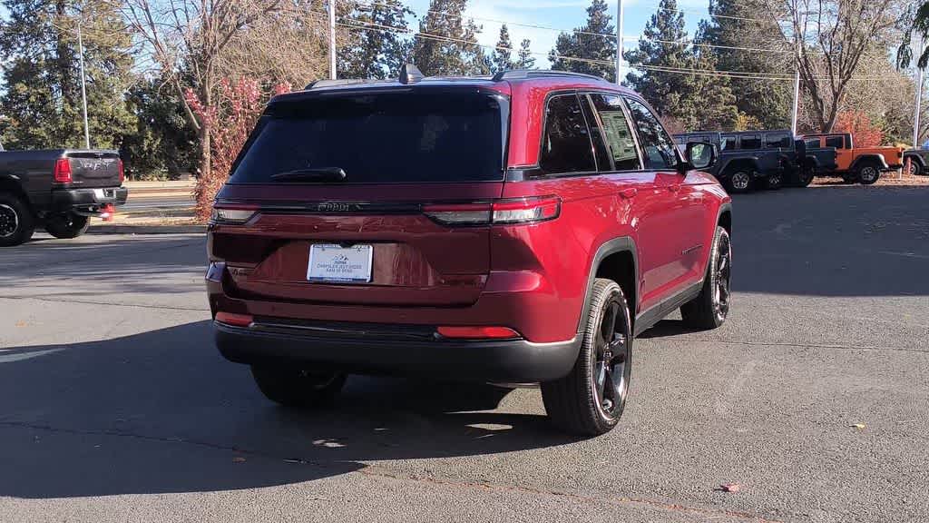 Thumbnail: 2025 Jeep Grand Cherokee - 8