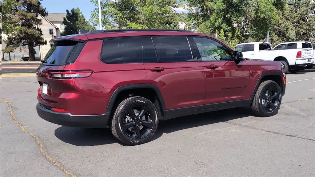 Thumbnail: 2025 Jeep Grand Cherokee - 9