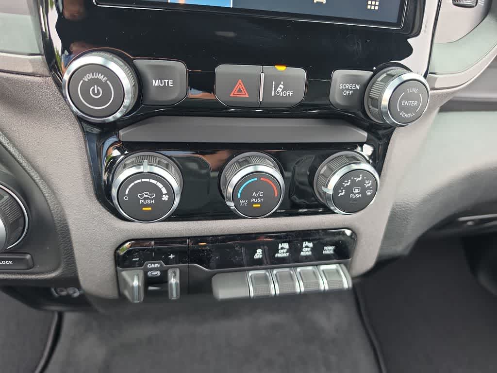 Thumbnail: 2026 RAM 1500 - 18