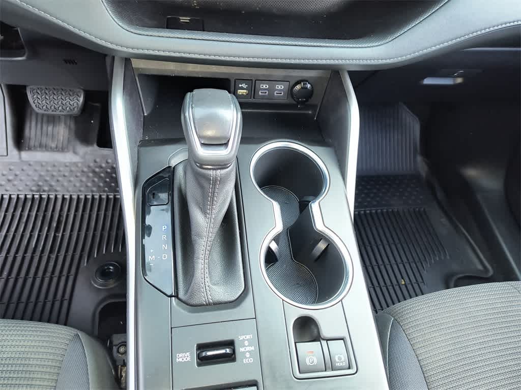 Thumbnail: 2022 Toyota Highlander - 19