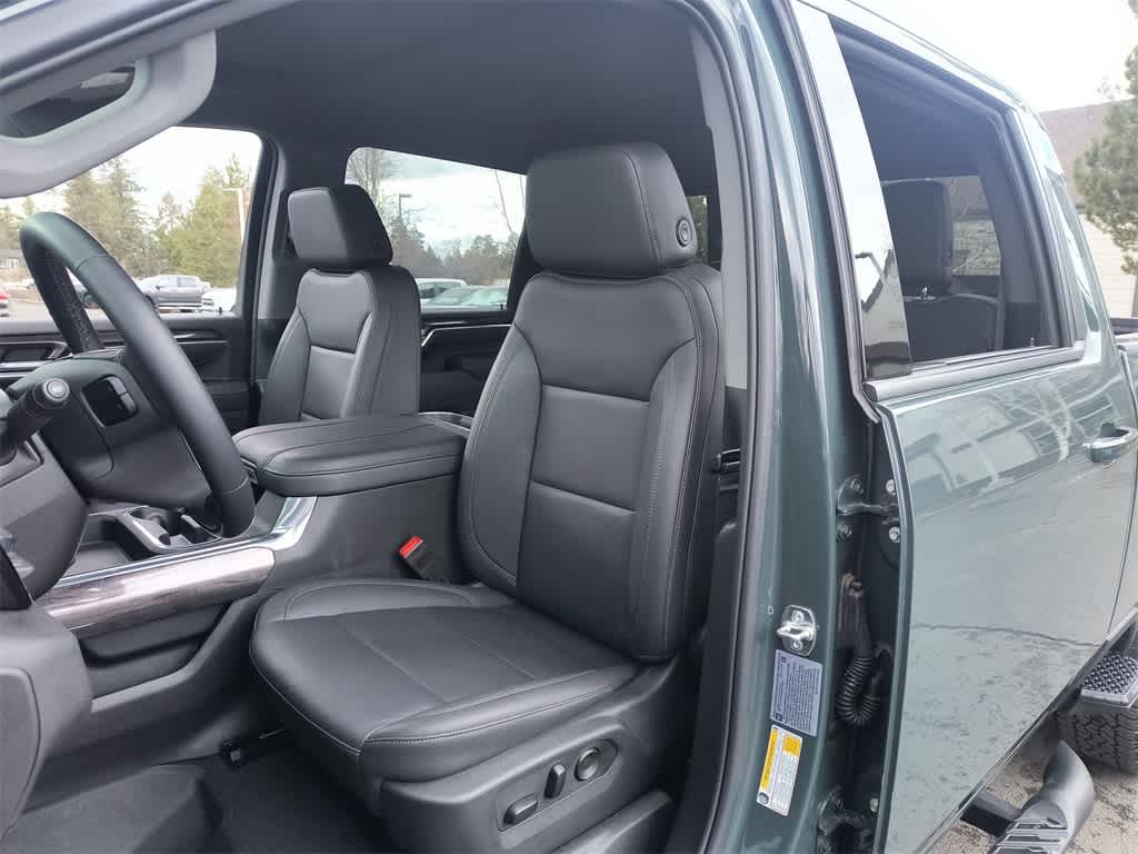 Thumbnail: 2025 Chevrolet Silverado 3500 - 11