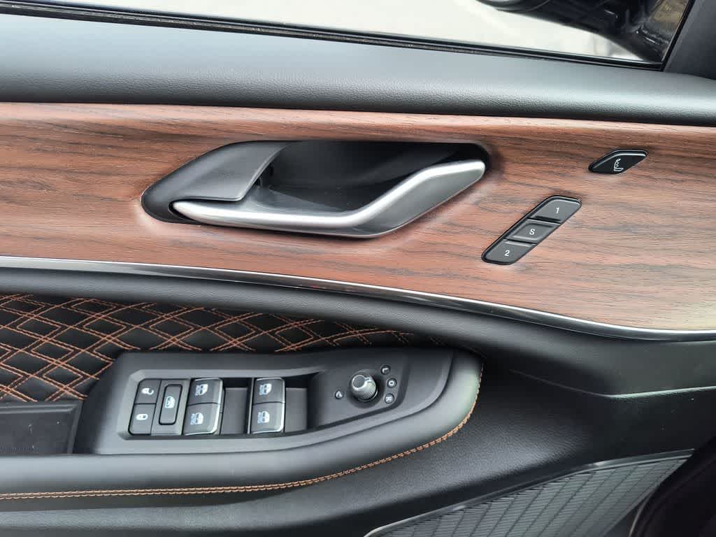 Thumbnail: 2025 Jeep Grand Cherokee - 13