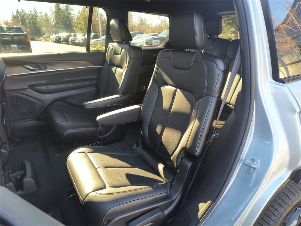 Thumbnail: 2025 Jeep Grand Cherokee L - 23