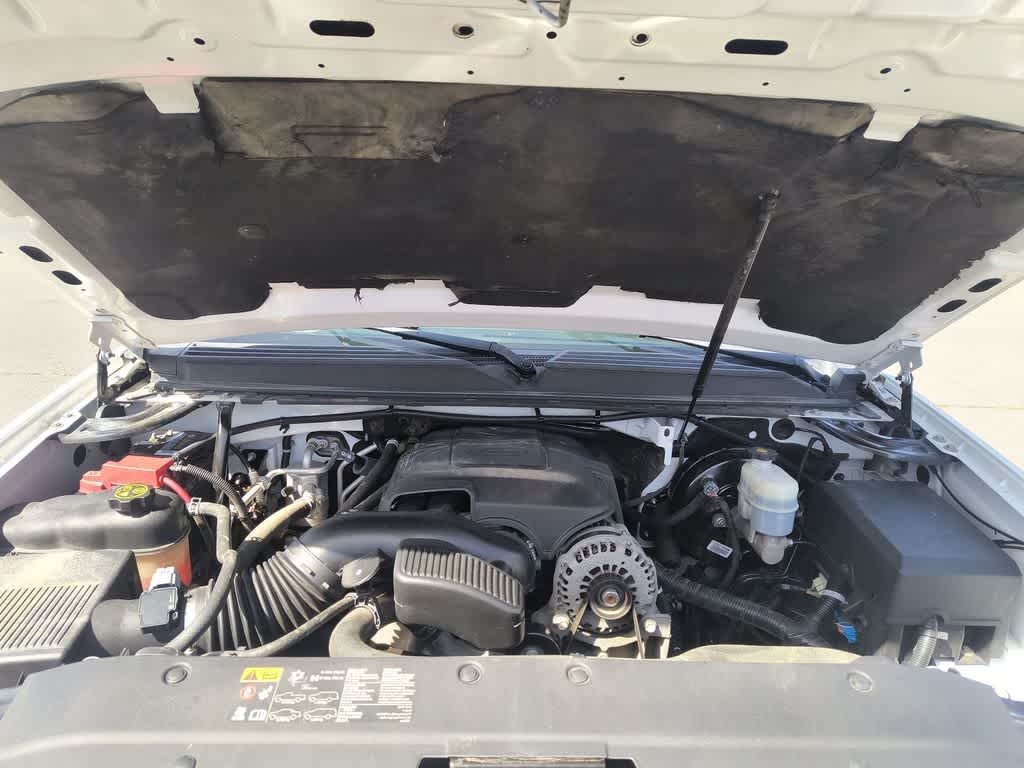 Thumbnail: 2013 Chevrolet Tahoe - 25