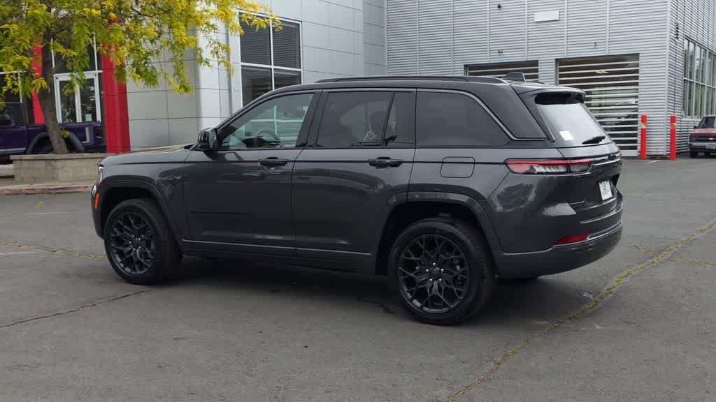 Thumbnail: 2026 Jeep Grand Cherokee - 6