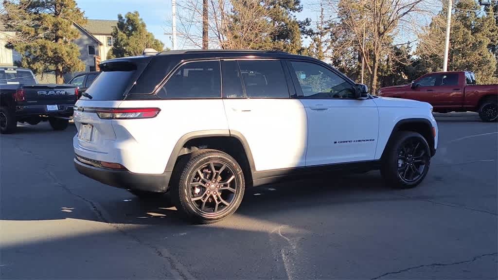 Thumbnail: 2025 Jeep Grand Cherokee - 9