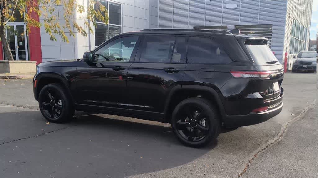 Thumbnail: 2025 Jeep Grand Cherokee - 6