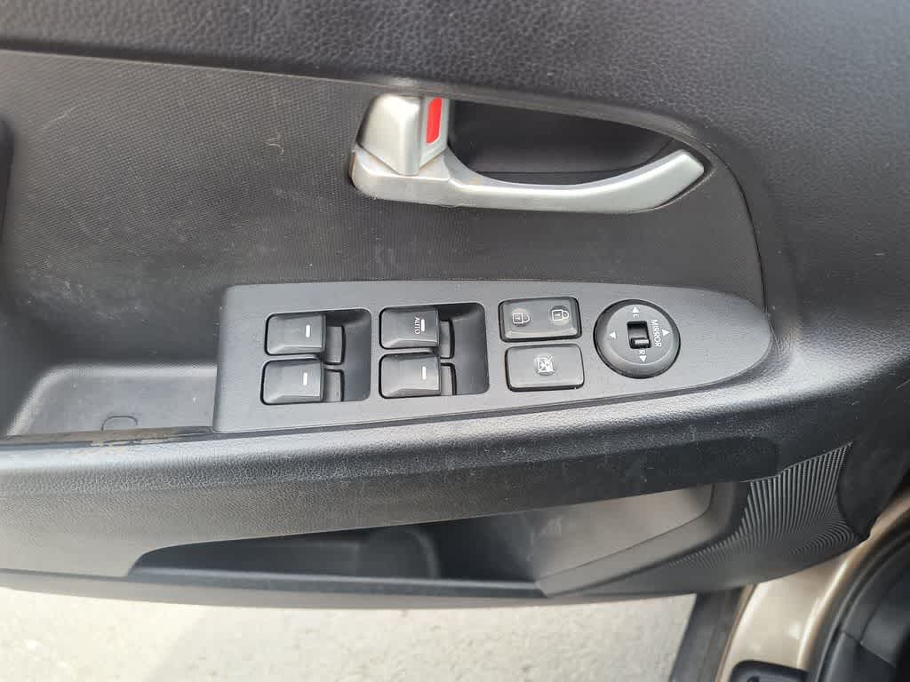 Thumbnail: 2011 Kia Sportage - 13