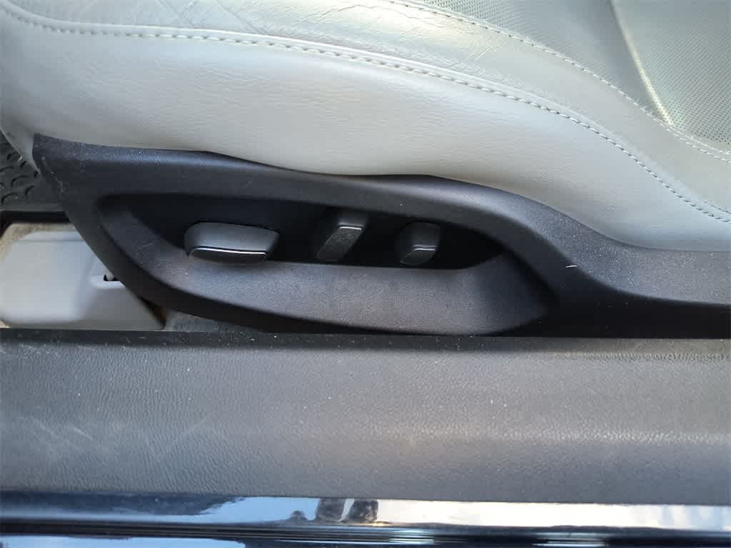 Thumbnail: 2014 Chevrolet Corvette - 12