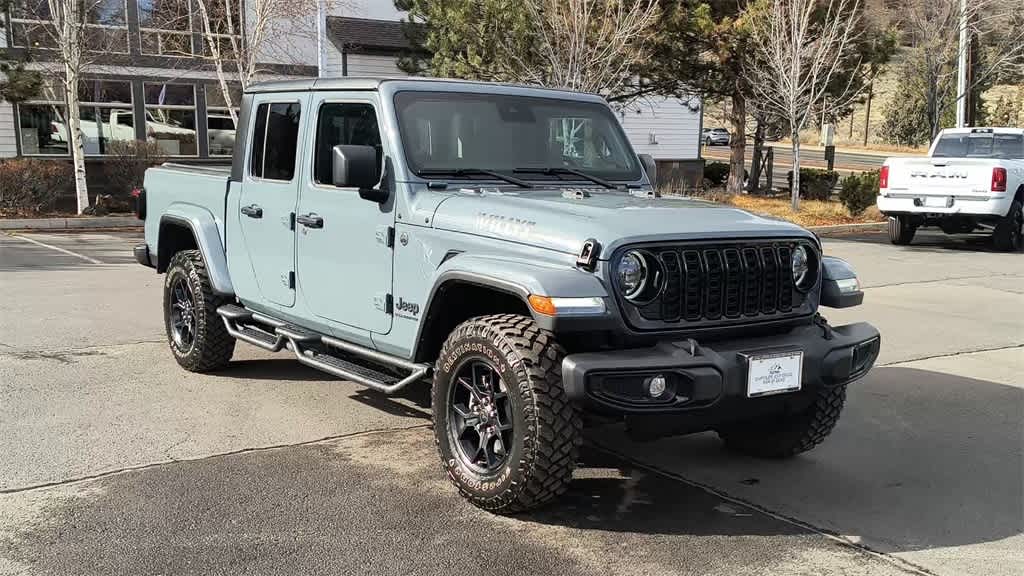 Thumbnail: 2024 Jeep Gladiator - 3